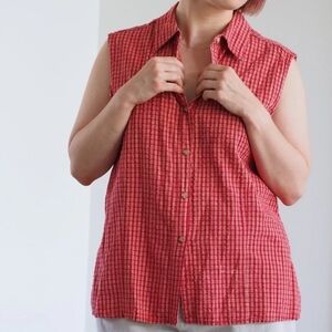 Vintage Red Checkered Sleeveless Button-Down Shirt